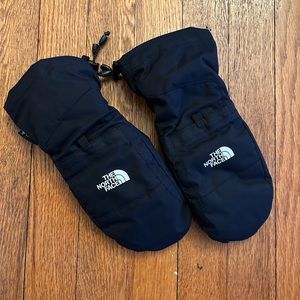 North Face youth large black mittens. Excellent used condition.